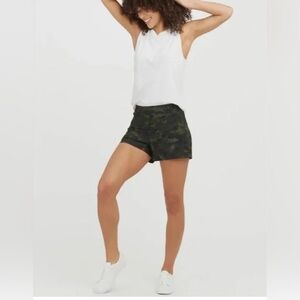 Spanx Sunshine Shorts Medium Black Camouflage 6 inch
